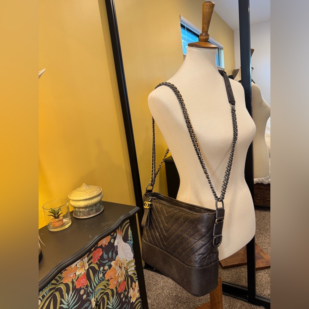 CHANEL Metallic Caviar Chevron Quilted Medium Gabrielle Hobo Dark Silver Gold - Picture 2 of 12